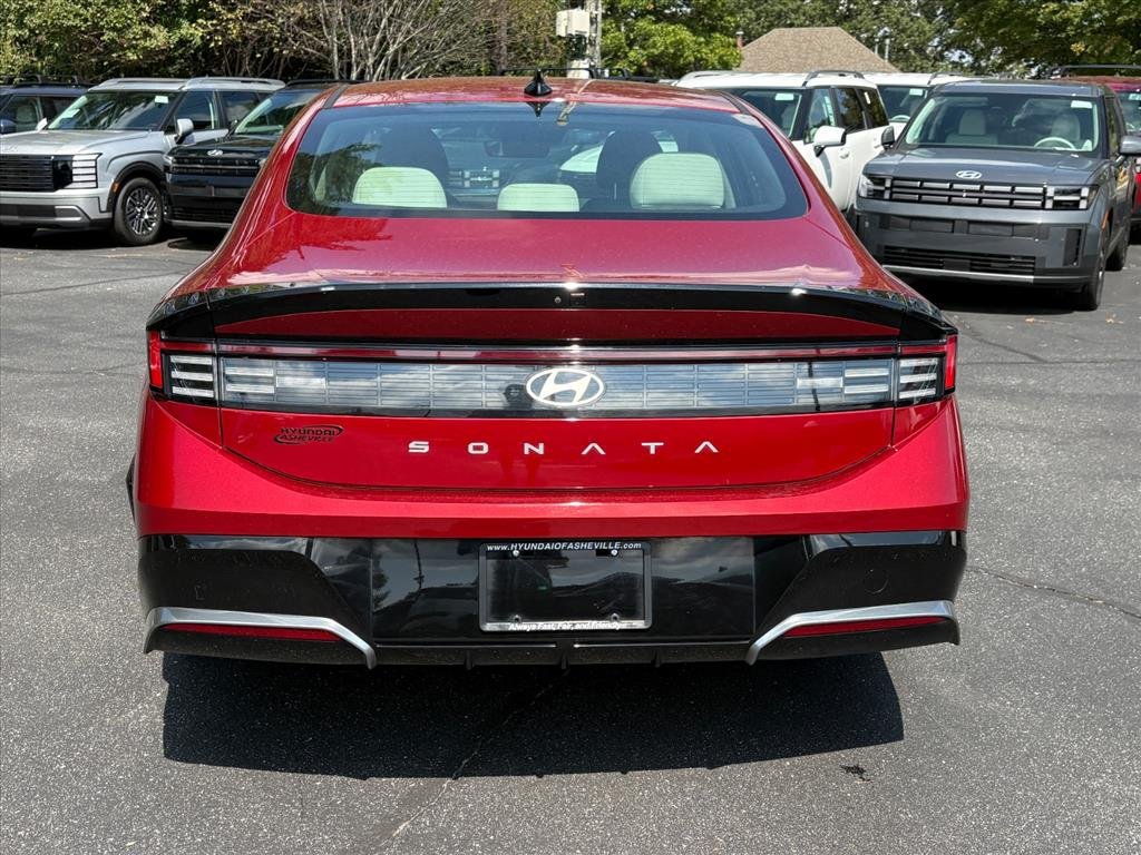 Used 2025 Hyundai Sonata SEL FWD image 4