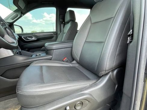 Used 2024 Chevrolet Tahoe Z71 w/ Luxury Package AWD/4WD image 10