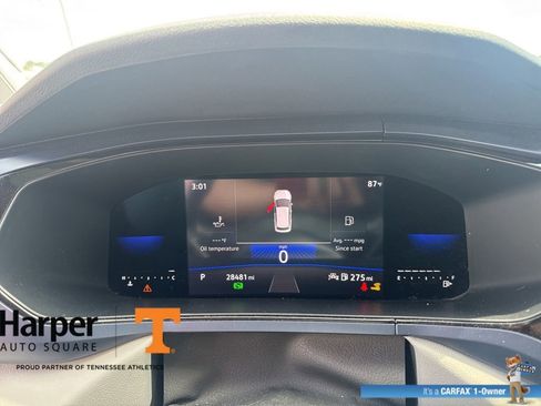 Used 2023 Volkswagen Taos SE w/ Panoramic Sunroof Package FWD image 15