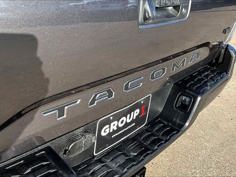 Used 2021 Toyota Tacoma TRD Sport w/ Technology Package image 31