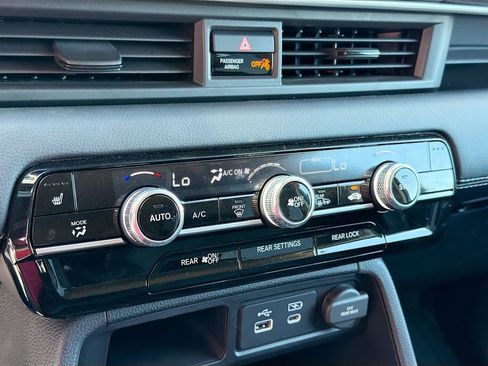 Used 2025 Honda Pilot EX-L image 15