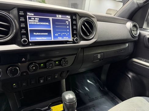 Used 2020 Toyota Tacoma TRD Sport w/ Technology Package AWD/4WD image 25