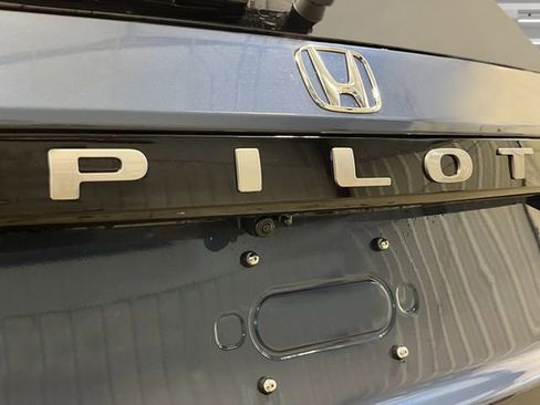 New 2026 Honda Pilot Touring image 7