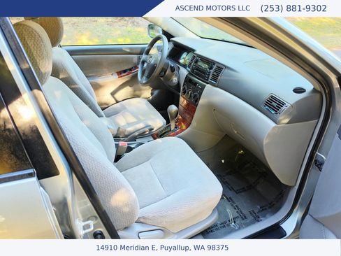 Used 2004 Toyota Corolla LE FWD image 11