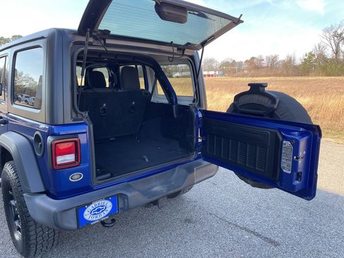 Used 2018 Jeep Wrangler Unlimited Sport S image 30