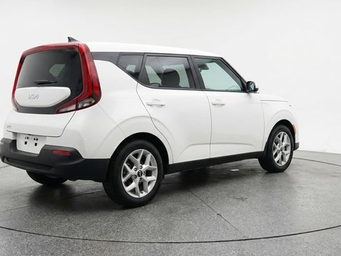 Used 2025 Kia Soul LX w/ LX Technology Package image 9