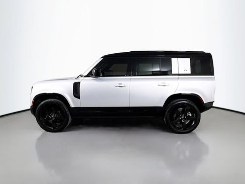 Used 2024 Land Rover Defender 110 X-Dynamic SE AWD/4WD image 8