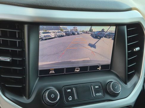 Used 2022 GMC Acadia SLE w/ Driver Convenience Package FWD image 23