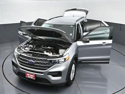 Certified 2024 Ford Explorer XLT RWD image 48