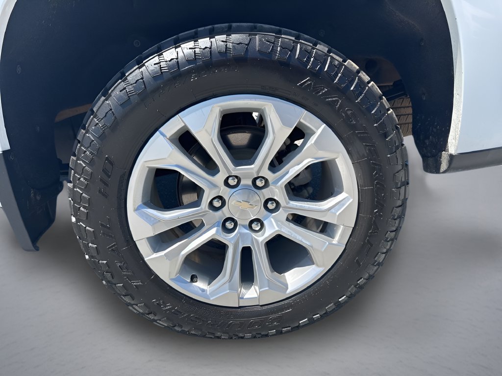 Used 2023 Chevrolet Silverado 1500 LTZ AWD/4WD image 31