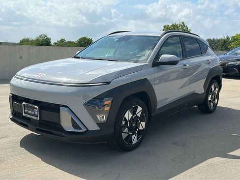 Used 2025 Hyundai Kona SEL image 8
