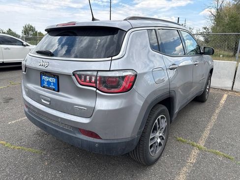 Used 2017 Jeep Compass Latitude w/ Popular Equipment Group AWD/4WD image 2