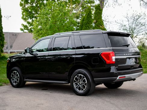 Used 2024 Ford Expedition XLT image 7