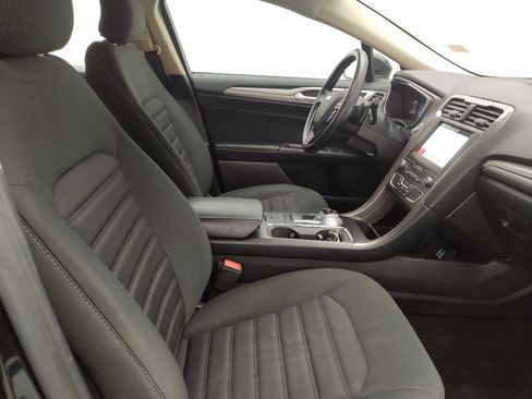 Used 2019 Ford Fusion SE image 21