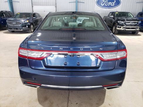 Used 2017 Lincoln Continental Select w/ Climate Package image 4