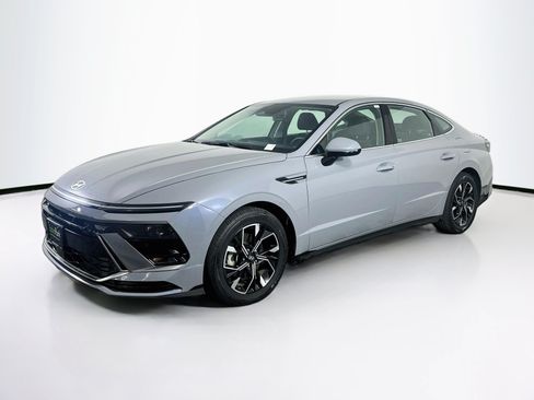 Used 2024 Hyundai Sonata SEL FWD image 3