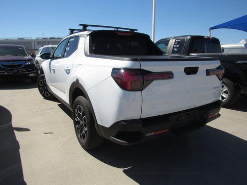 Used 2023 Hyundai Santa Cruz SEL Premium image 4