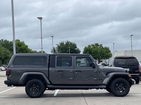 Used 2023 Jeep Gladiator Sport image 3