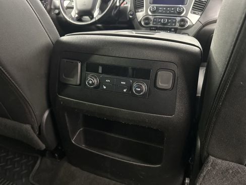 Used 2018 Chevrolet Suburban Premier RWD image 31