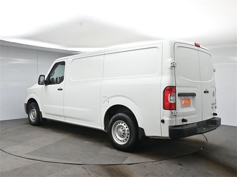 Used 2014 Nissan NV 2500 S image 3