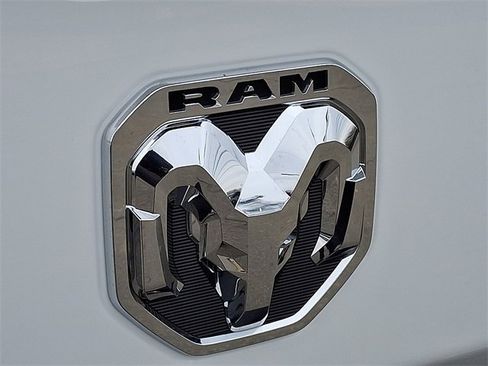 Used 2024 RAM 2500 Tradesman w/ Chrome Appearance Group image 23