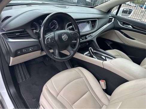 Used 2019 Buick Enclave Premium image 27