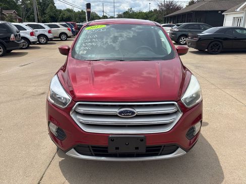 Used 2017 Ford Escape SE w/ SE Cold Weather Package AWD/4WD image 3