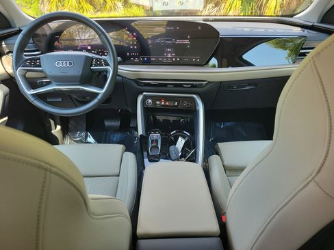 Used 2025 Audi Q5 Premium Plus w/ Premium Plus image 12