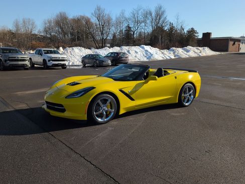 Used 2015 Chevrolet Corvette Stingray Convertible image 1