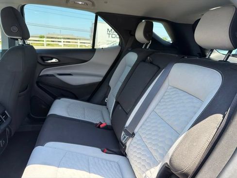 Used 2019 Chevrolet Equinox LS w/ LS Convenience Package FWD image 19