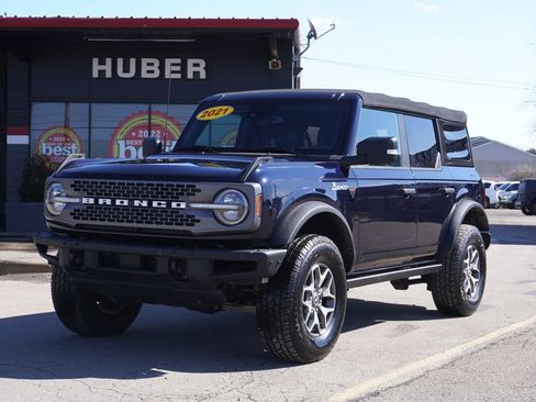 Used 2021 Ford Bronco Badlands image 3
