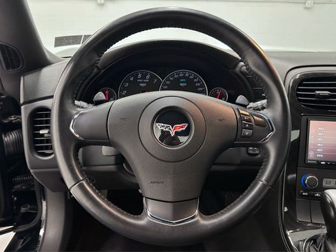 Used 2013 Chevrolet Corvette Convertible RWD image 25