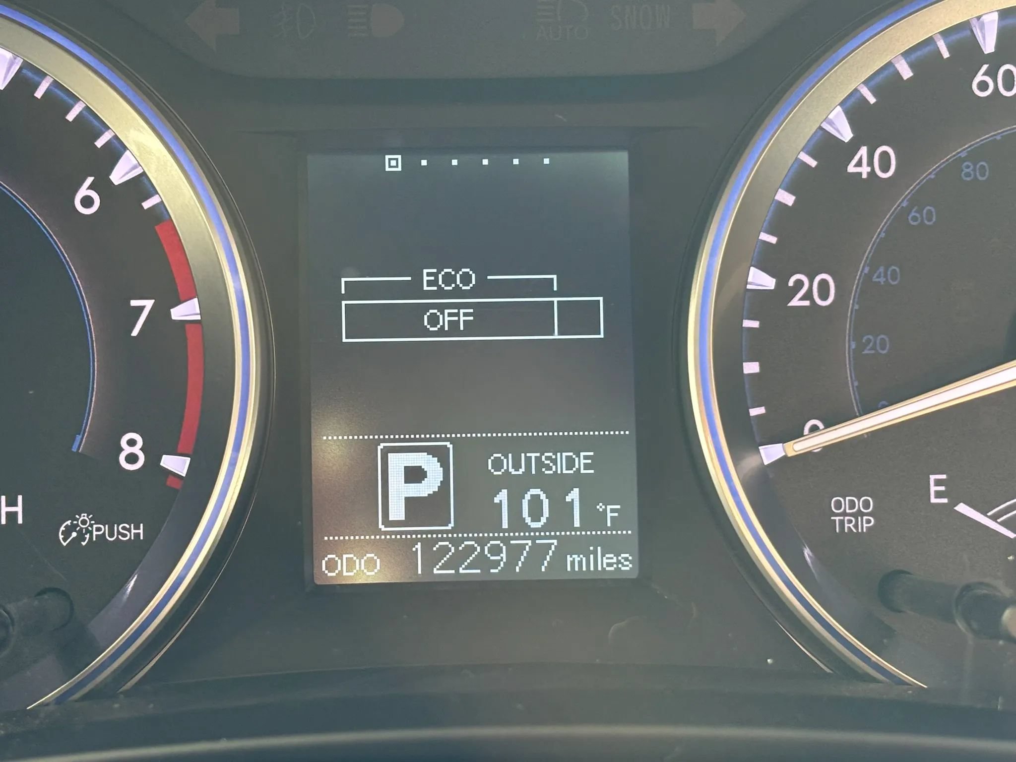 Used 2016 Toyota Highlander LE FWD image 11