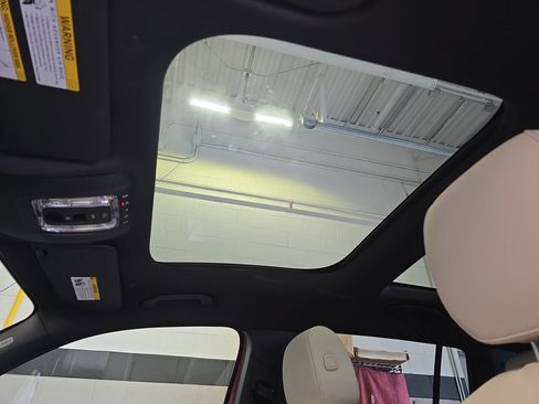 Used 2026 Mercedes-Benz GLB 250 image 32
