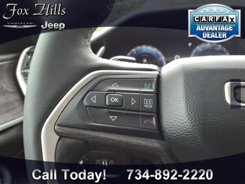 Used 2024 Jeep Grand Cherokee Limited AWD/4WD image 18