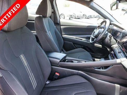 Certified 2025 Hyundai Elantra SEL FWD image 19