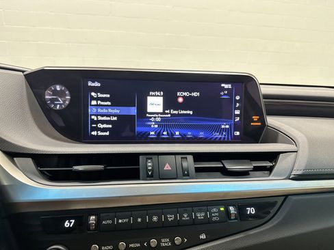 Used 2019 Lexus ES 350 w/ Premium Package image 23