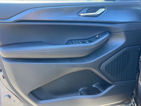 New 2025 Jeep Grand Cherokee Laredo X image 11