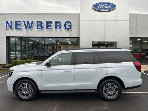 Used 2025 Ford Expedition Active image 4