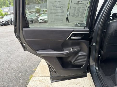 Used 2024 Mitsubishi Outlander SE FWD image 37