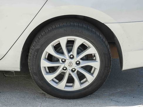 Used 2017 Nissan Sentra S FWD image 11