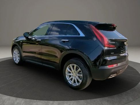 Used 2023 Cadillac XT4 Luxury w/ Cold Weather Package AWD/4WD image 3