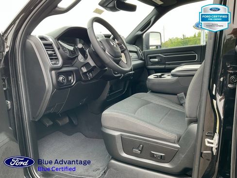 Used 2025 RAM 2500 Big Horn AWD/4WD image 4