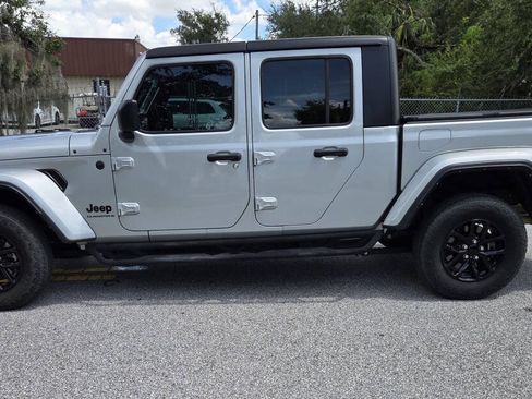Used 2023 Jeep Gladiator Sport AWD/4WD image 1