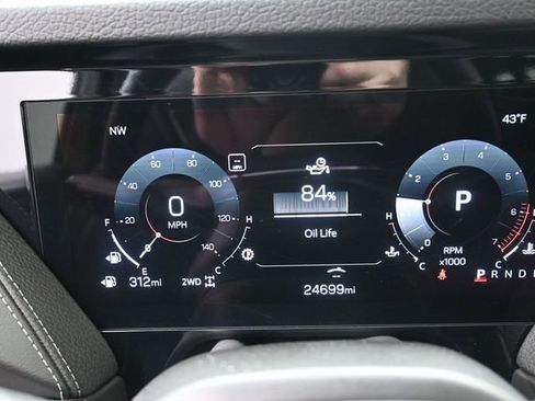 Used 2025 GMC Yukon XL Denali image 9