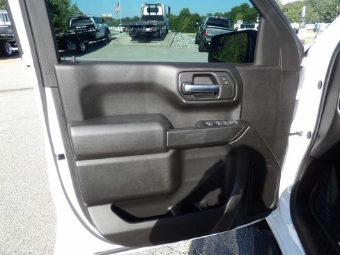 Used 2026 Chevrolet Silverado 1500 Custom RWD image 13