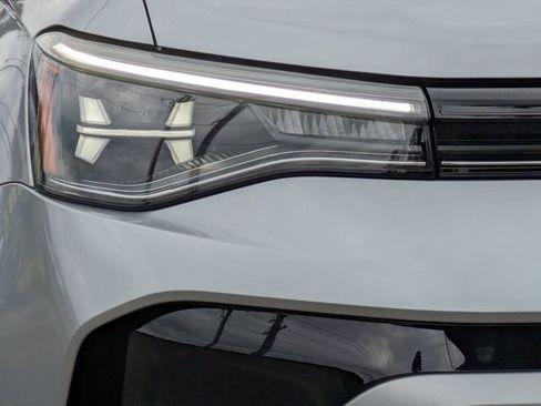 New 2026 Volkswagen Taos SE FWD image 9