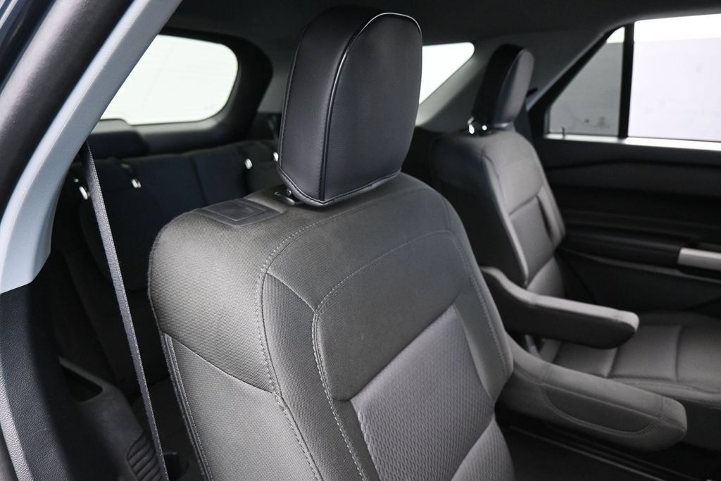 Used 2023 Ford Explorer XLT RWD image 36