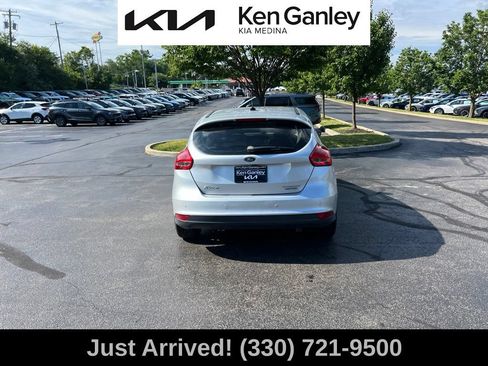 Used 2016 Ford Focus Titanium FWD image 6