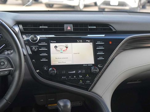 Used 2020 Toyota Camry XLE FWD image 20